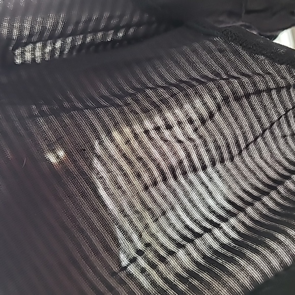 Sheer High-Low Crop Top EUC - Picture 5 of 5